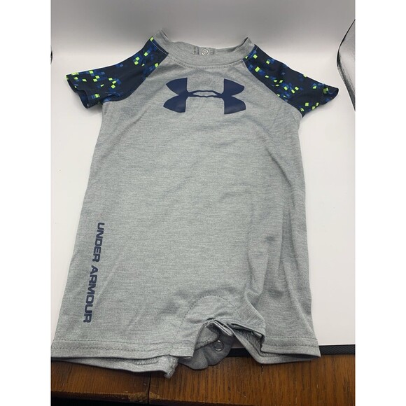 Lot Of 5 Baby One Piece Under Armour And Nike And Shorts 3-6 Months - Picture 11 of 16